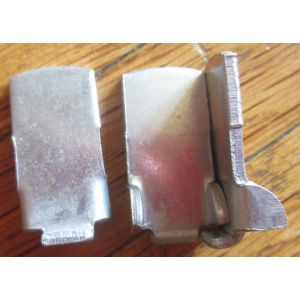 3 Taquets cr&eacute;maill&egrave;re Acier suspension &eacute;tag&egrave;re Ikea 22mm de long 11mm de large - Occasion