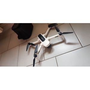 Drone Ubsan Zino Utilisé 1heure, Avec 1 Jeux D'hélices Et 1 Batterie Supplémentaire En Parfaite État Avec Sacoche.-Hubsan - Occasion