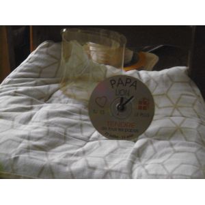 horloge pendulette forme CD fond argenté signe " LION - Occasion