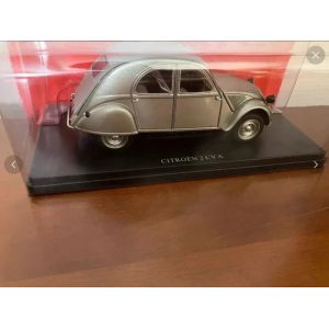 Citro&euml;n 2 Cv A Gris M&eacute;tallis&eacute; - Miniature De Collection &Eacute;chelle 1/24 - Occasion