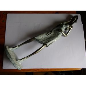 statuette féminine moderne en métal - Occasion
