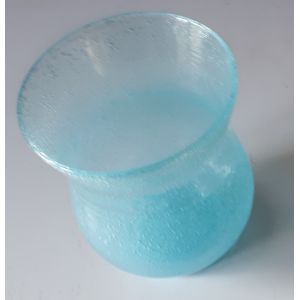 Tr&egrave;s Joli Vase Galb&eacute; en Verre Craquel&eacute; Bleu Glacier Transparent - Hauteur 16cm - Petit pied - Cristallerie Markhbein &agrave; Villiers Saint Fr&eacute;d&eacute;ric - Occasion