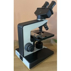 Microscope LEICA Mod&egrave;le BIOMED Binoculaire objectifs 10X 40X 100X O&iuml;l - Occasion