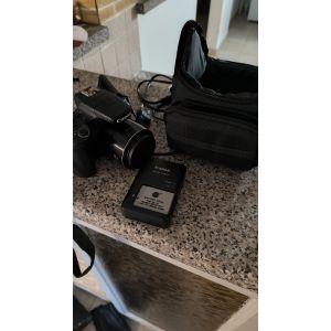 Canon powershot sx60 HS en bon &eacute;tat vendu avec sacoche et batterie suppl&eacute;mentaire - Occasion