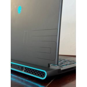 Alienware m15 R6 - 15.6" Core i7-11800H - 2.3 Ghz - Ram 32 Go - DD 512 Go - Occasion