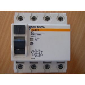 Merlin Gerin23196 - Interrupteur differentiel Multi 9 - Tetrapolaire - 40A - 30mA - Occasion