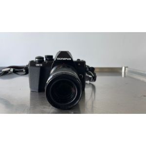 Olympus OM-D E-M10 Mark II 16.1 mpix + Objectif macro 60mm - Occasion
