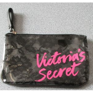 Pochette/trousse plate de Victoria's Secret - plastique noir transparent avec fleurs style dentelle - fermeture &eacute;clair et chaine avec anneau bris&eacute; au bout - non doubl&eacute;e -16x10cm - Occasion
