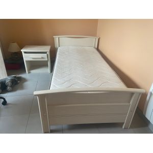 Lit 90x190 Avec Sommier Et Matelas, Table De Chevet Un Tiroir - Occasion
