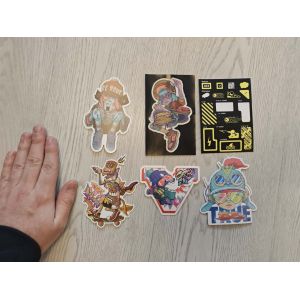 lot de 5 stickers illustr&eacute;s style urbain / cyber / street art, aux couleurs vives et au design original, + une planche de stickers pour touches de clavier PC - Occasion