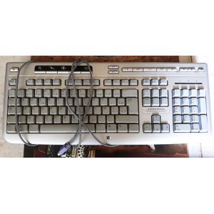 Clavier filaire HP 5187 et souris filaire Logitech M-U0007 - Occasion