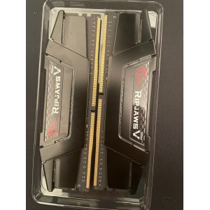 G.Skill Ripjaws V Kit 16 Go DDR4-4000 CL18 (F4-4000C18D-16GVK) - Occasion