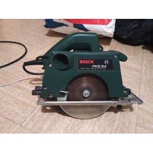 Bonjour je vend une scie circulaire de marque Bosh - Occasion