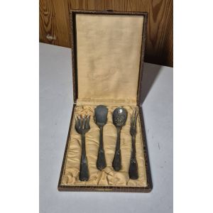 Set De 4 Couverts De Service Vintage En M&eacute;tal Argent&eacute; + Bo&icirc;te - Occasion