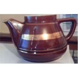 Verseuse : Cafeti&egrave;re / Th&eacute;i&egrave;re - Ancienne - En Porcelaine A Feu - Verniss&eacute;e - Marron - Seule - Occasion