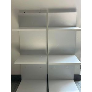je l’ai acheté y’a quelques mois je m’en suis jamais servi, attention à bien la fixer au mur pour qu’elle tienne, assembler elle ressemblera à la 3e photo 180 cm de hauteur et 35cm de largeur - Occasion
