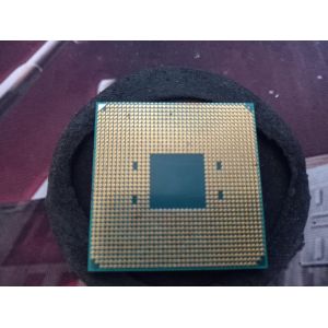AMD Ryzen 3 2200 G avec carte graphique RADEON RX VEGA - Occasion