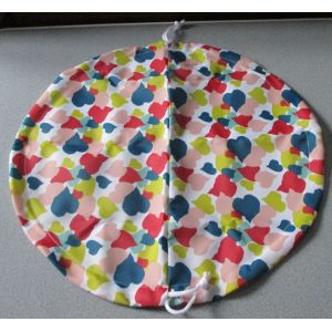 Set De Table Rond Diamètre 40cm En 100%Polyester Fond Blanc Décoré De Coeurs Rouges, Verts, Jaunes - Cordons De Serrage Sur 2 Côtés - Occasion