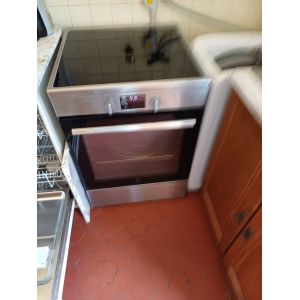 Cuisinière Electrolux avec plaques vitrocéramique intégrée + Four intégrée - Occasion