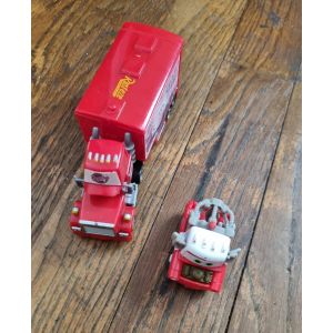 Lot Vehicule Disney Cars Mack Et Martin - Occasion