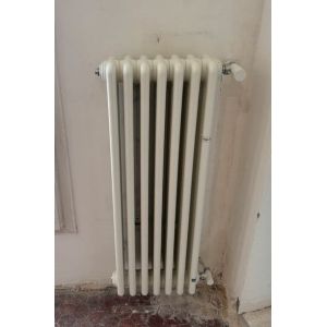 Radiateur à eau chaude vertical blanc IRSAP modèle TESI 4 en acier. Puissance : 800 W - Occasion