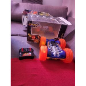Voiture t&eacute;l&eacute;command&eacute; fast lane Light stunt speeder - Occasion