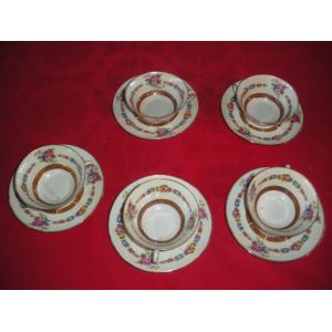 5 Tasses A Cafe Avec Sous Tasse De Nardon Lafarge En Porcelaine De Limoges - Occasion