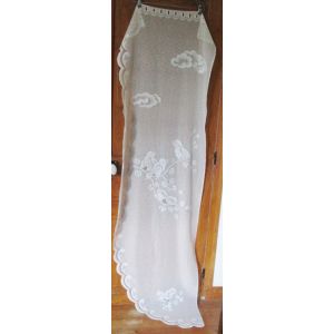 Rideau/Voilage Décoré Nuages Et Oiseaux Sur Branches (Légèrement Colorés)-Largeur 65cm, Hauteur 2m16-Finition Oeillets Passe-Tringle- Côté Droit Et Bas Joliment Arrondis - 100%Polyester Lavé Machine - Occasion