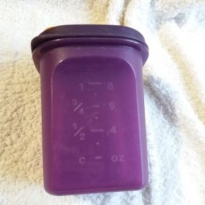 Petite Bo&icirc;te Doseuse Tupperware. - Occasion