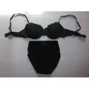 *** Ensemble Soutien-Gorge Vert & Culotte Noire *** - &laquo; Valbonne &raquo; - Taille 46/48 -95c (2) - Occasion