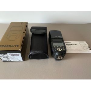 Vends flash YONGNUO YN-560 OS02037 Mark III Système Flash avec déclencheur intégré – Fixations compatibles : Sony, Canon, Pentax, Panasonic, Olympus – Vitesse de synchronisation Flash : 1/200 1/20000s - Occasion