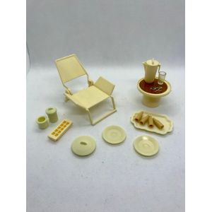 Lot accessoires table chaise plage vintage 1977 Barbie Mattel camping-car table vaisselle transat - Occasion