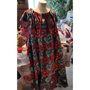Belle Robe D'été Couleurs Chatoyantes Et Raisonnables Rouge Orange Et Vert Bleu Fleurs Col Échancré Bras Libresen Wax Néerlandais Pays-Bas Dutch Wax Vlsco Garanti - Occasion