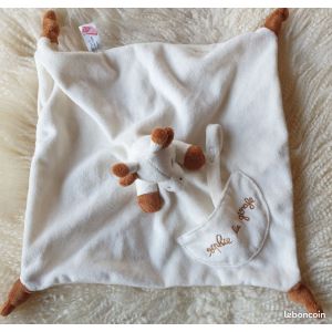 Peluche Sophie la girafe carr&eacute; blanc. - Occasion