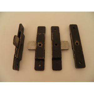 Serrure batteuse à plaquer 16x85, fouillot 16x15x3 carré 4mm, noir - Occasion