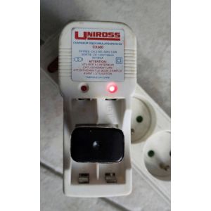 Chargeur d'accumulateurs Ni-Cd CX-300 pour piles rechargeables Ni-Cd battery charger sortie 1,25V 100mA & 9V 10mA AA &times;4 R22 blanc - Occasion