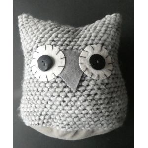Cale-porte en forme de hibou. Tricot et tissu, lest&eacute;. Hauteur 20 cm, largeur 18 cm - Occasion