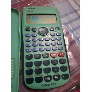 Calculatrice scientifique casio fx-92 coll&egrave;ge 2D plus fonctionnelle mais les chiffres sont efficaces - Occasion