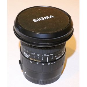 Zoom SIGMA 18-35 mm f/3.5-4.5 Aspherical AF pour CANON EOS 24x36 - Occasion