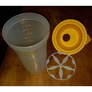 M&eacute;langeur Gradu&eacute; ,Complet - Shaker &Agrave; Vinaigrette - 844-21 Tupperware 500ml (1/2 Litre) - 1980' - Occasion