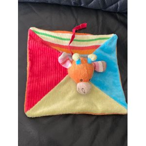 Doudou peluche plate Happy Horse Giro Tuttle Girafe rouge bleu et vert clair 21 cm - Occasion