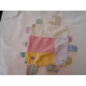 Doudou Plat Cmp Un Rêve De Bébé Eveil Et Tendresse Étiquette Carré Raye Rose Balnc Jaune Etoile Mauve Parme Lilas Violet Rond Hexagone Triangle Bleu Vert - Occasion