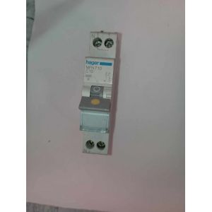 Disjoncteur Phase + Neutre 10A 3kA Courbe C bornes à vis 1 Module MFN710 - Occasion