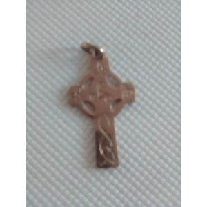 Pendentif Croix Celtique Avec Un Triskel Plaqué Or - Occasion