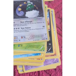 Gros Lot Cartes Pok&eacute;mon &Eacute;p&eacute;e Et Bouclier Soleil Et Lune Noir Et Blanc Diamant Et Perle Et Plein D Autres - Occasion