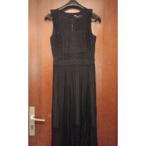 Robe Longue, Sans Manche,En Dentelle Ming Suit, Taille Xs, Coloris Noir Col Rond Boutonn&eacute; &Agrave; L'Arri&egrave;re, Zippe Dans Le Dos &Agrave; L'Arri&egrave;re, Enti&egrave;rement Doubl&eacute;e, 83% Polyester, 17% Coton. - Occasion