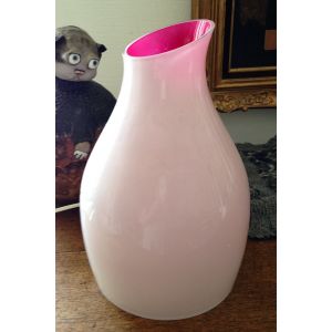 Lampe À Poser En Verre Dépoli Rose Pâle Et Intérieur Fushia - Occasion