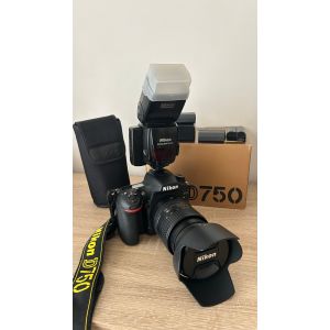 Nikon D750 24 Mpix + Objectif AF-S VR 18-200 mm + Flash Nikon D800 - Noir - Occasion