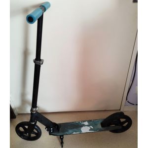 Trottinette Pliable Adolescent Bleu En Excellent État Avec Béquille À Partir De 10 Ans Avec Roues Xl De 200mm - Occasion