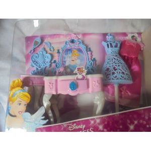 Coffret accessoires poup&eacute;e mannequin cendrillon - disney - Occasion